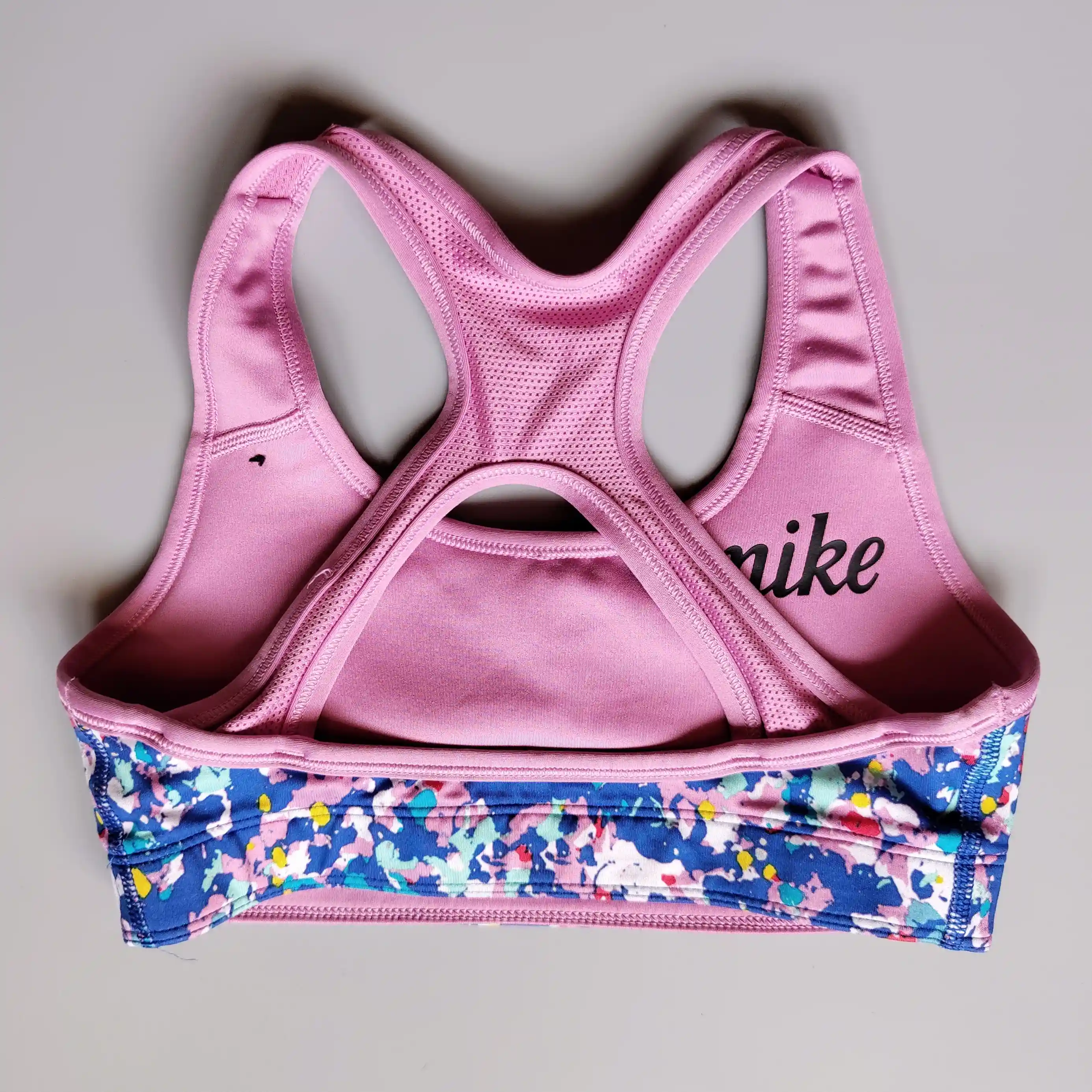 Sportovní top Nike vel. 128 odhad