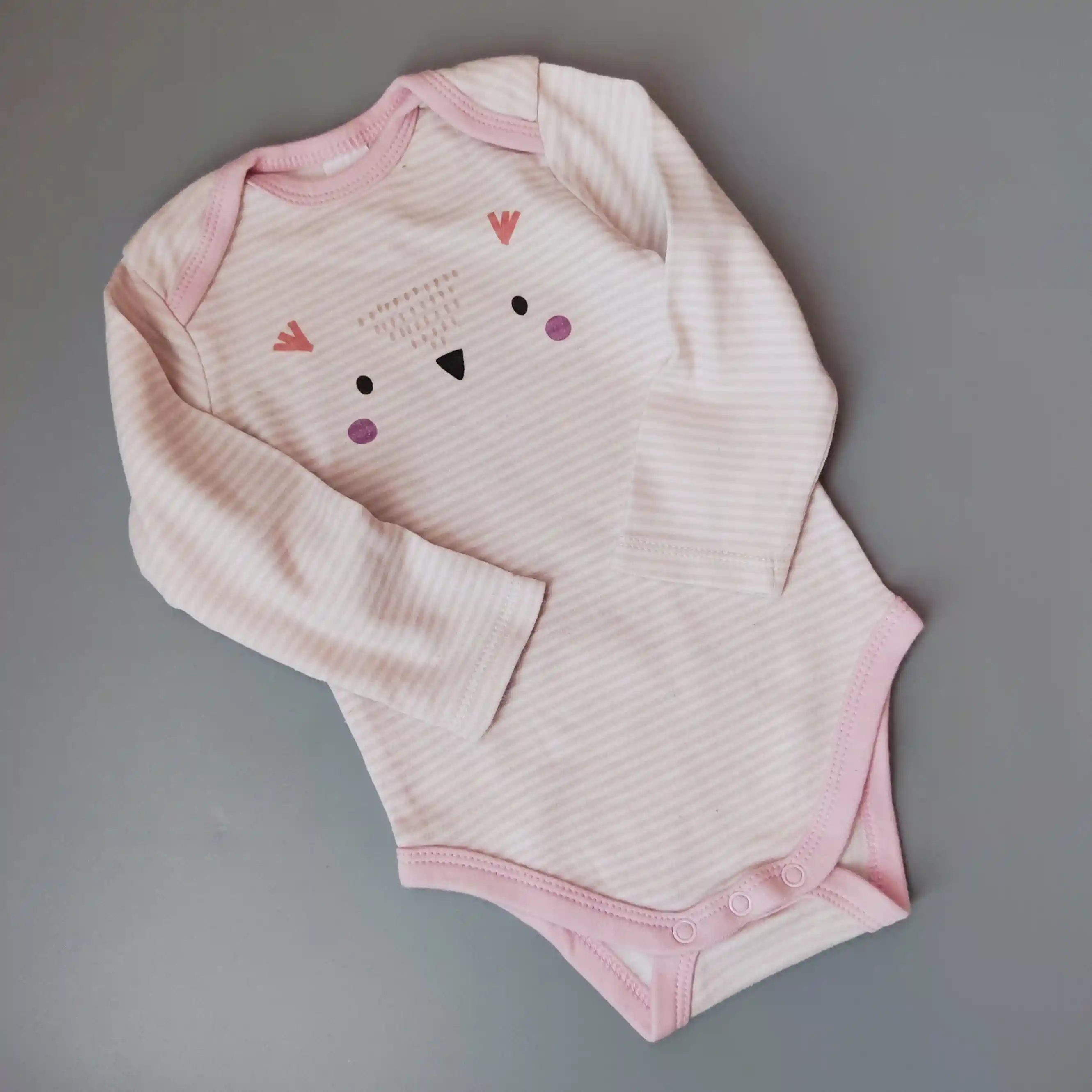 Body C&A vel. 80 růžovobílé proužkované