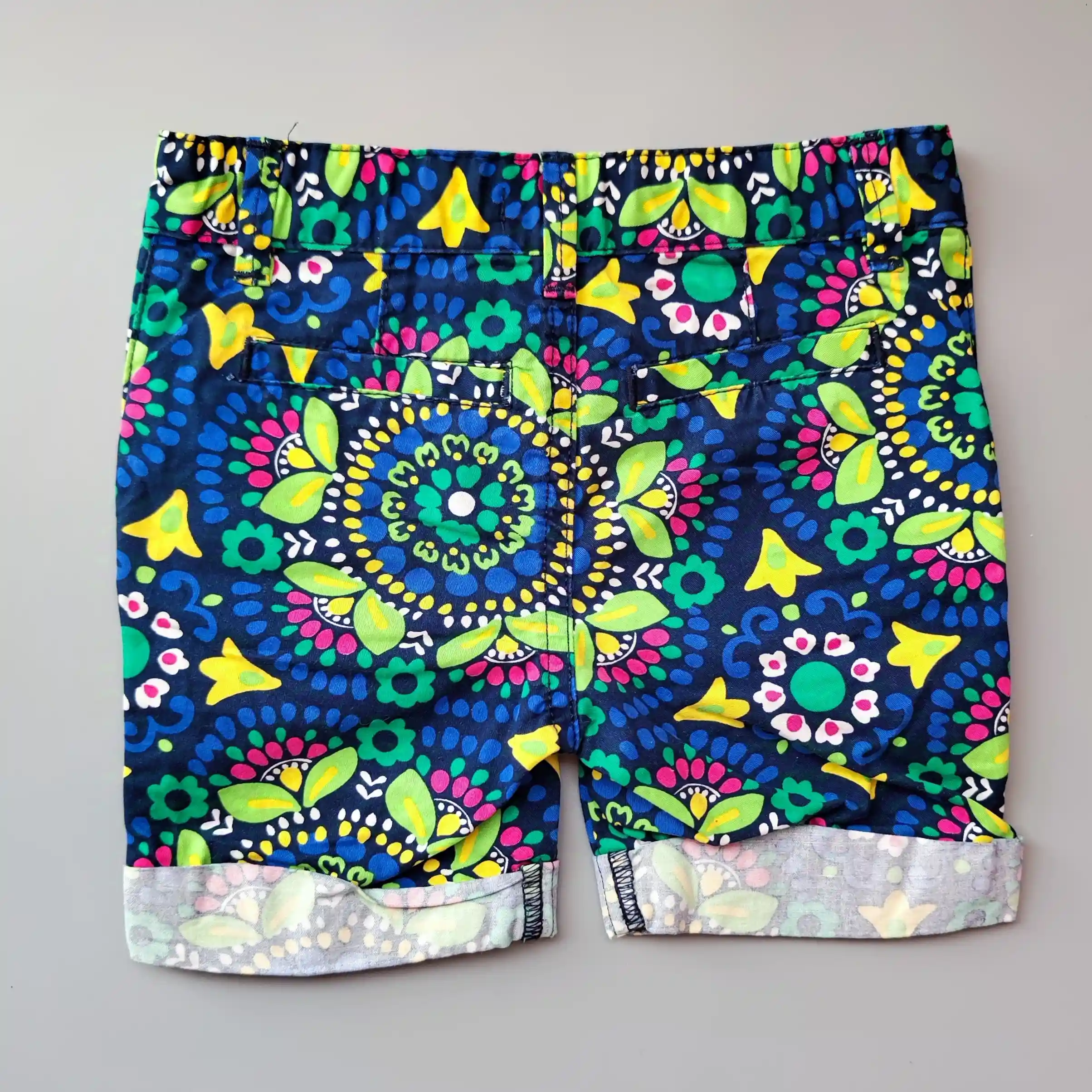 Pestré chino kraťasy Gap vel. 92