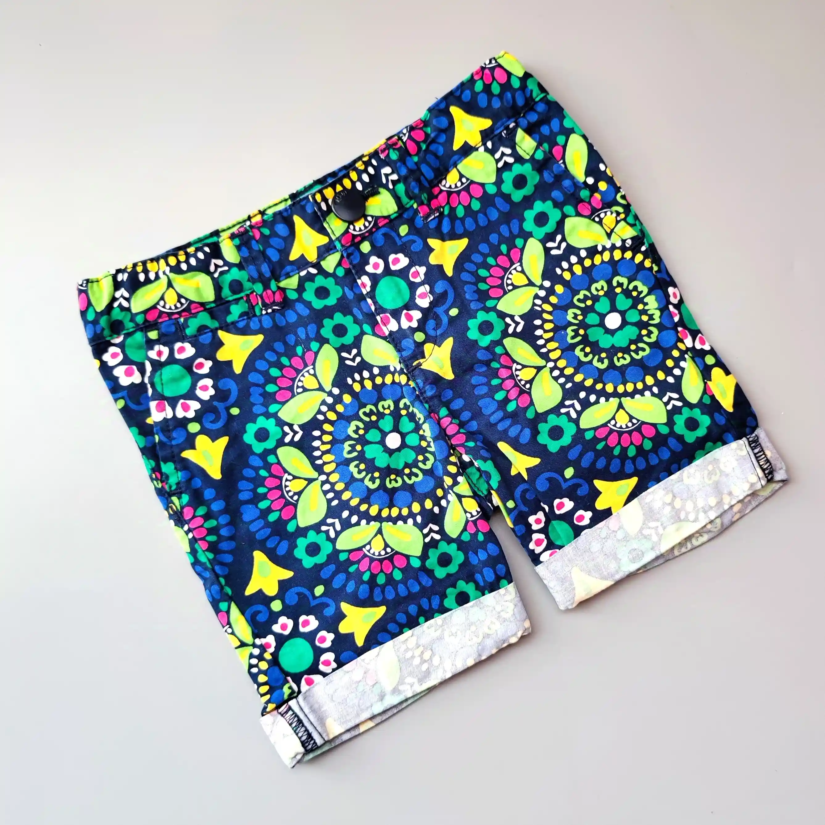 Pestré chino kraťasy Gap vel. 92