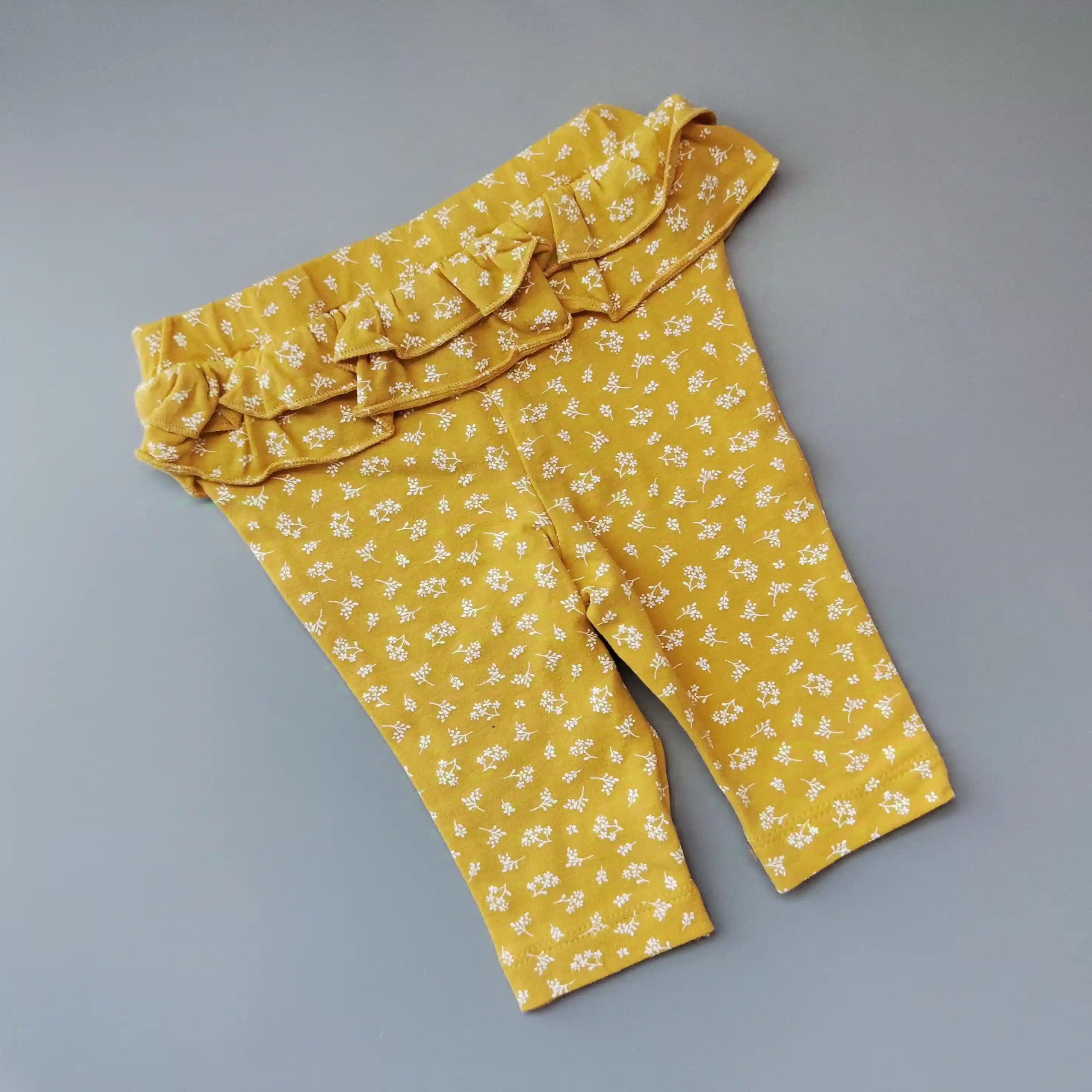 Hořčicové legíny s volánky Matalan vel. Newborn