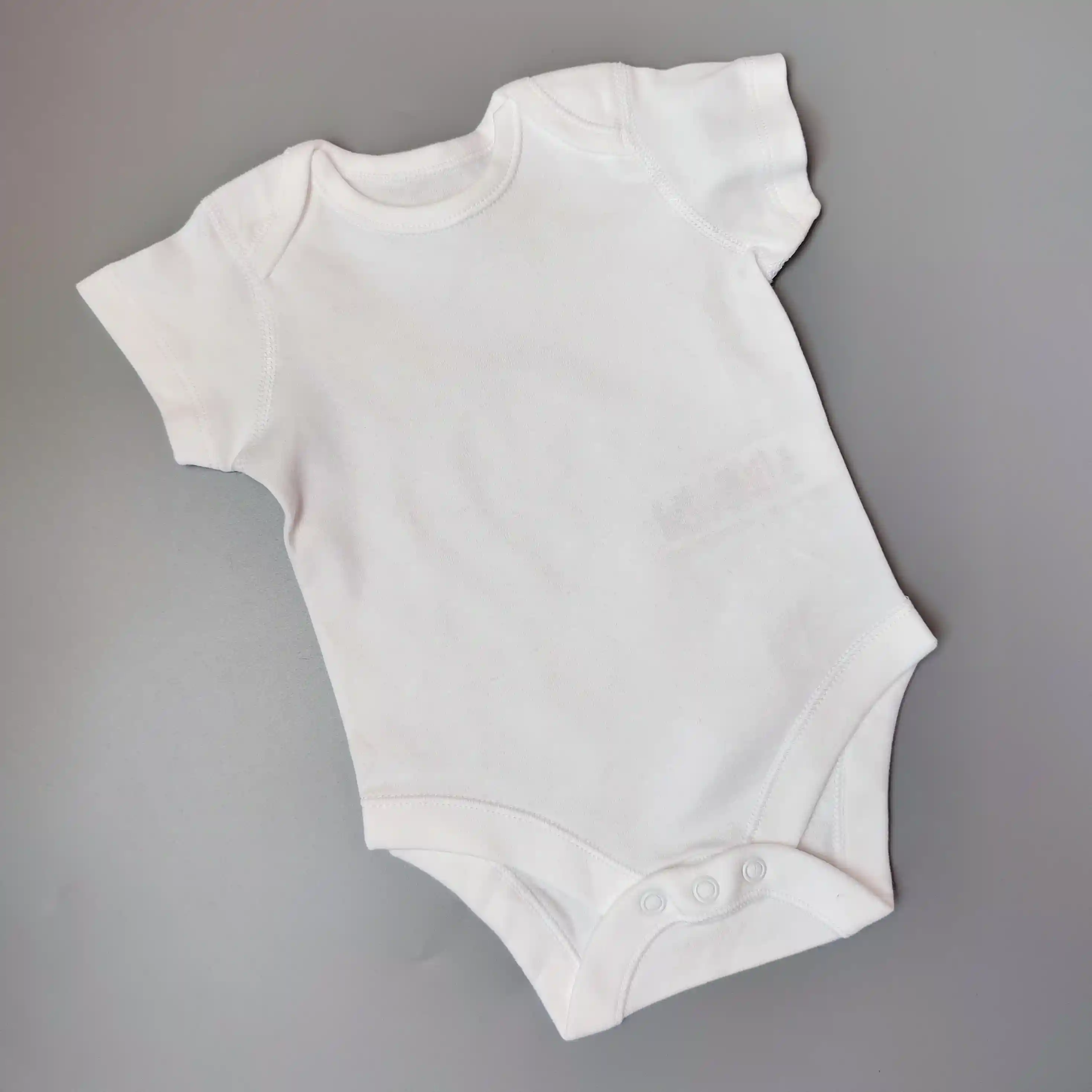 Body M&S vel. 62 bílé s krátkým rukávem