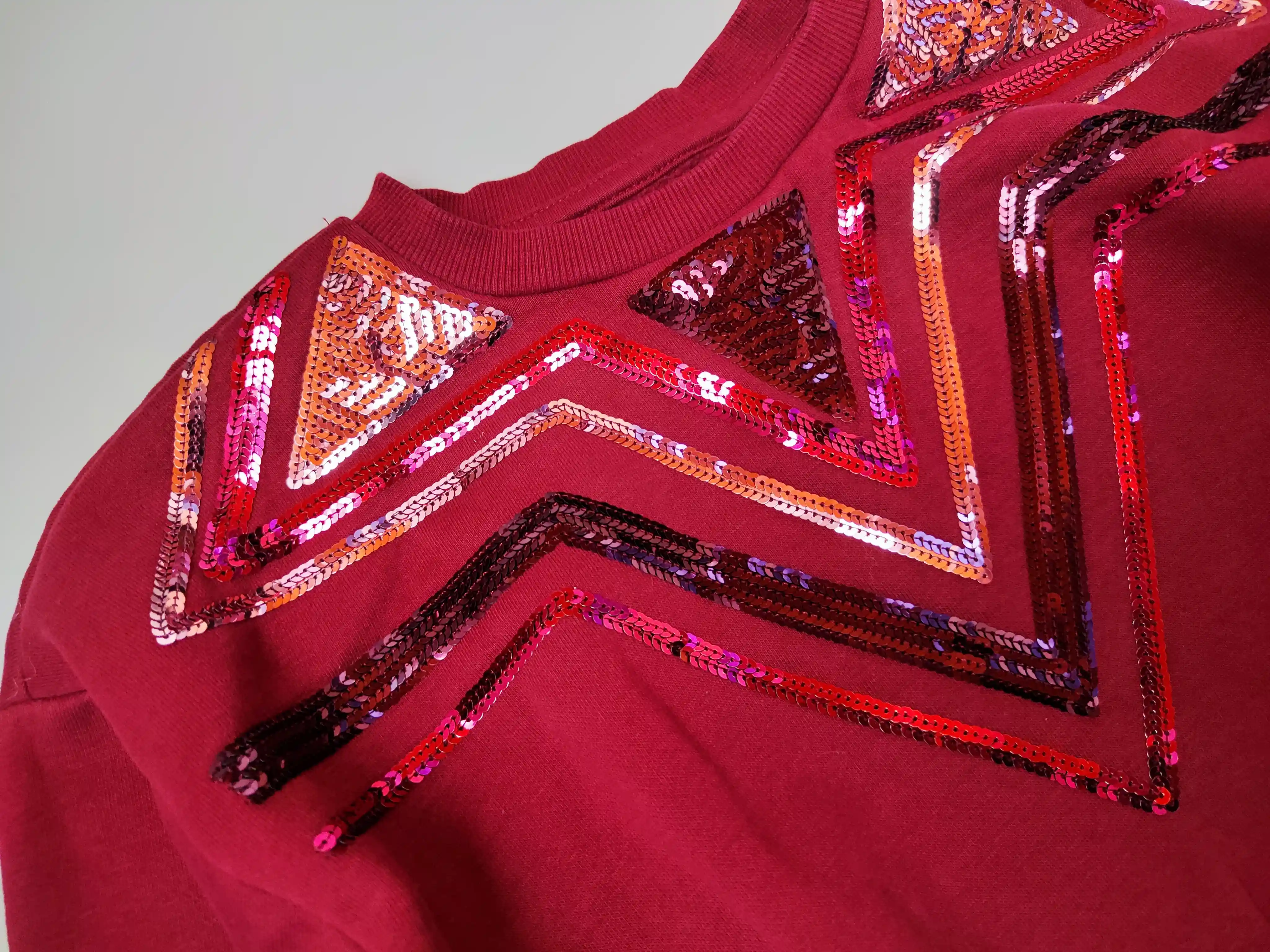 Mikina s flitry Nutmeg vel. 134 vínová