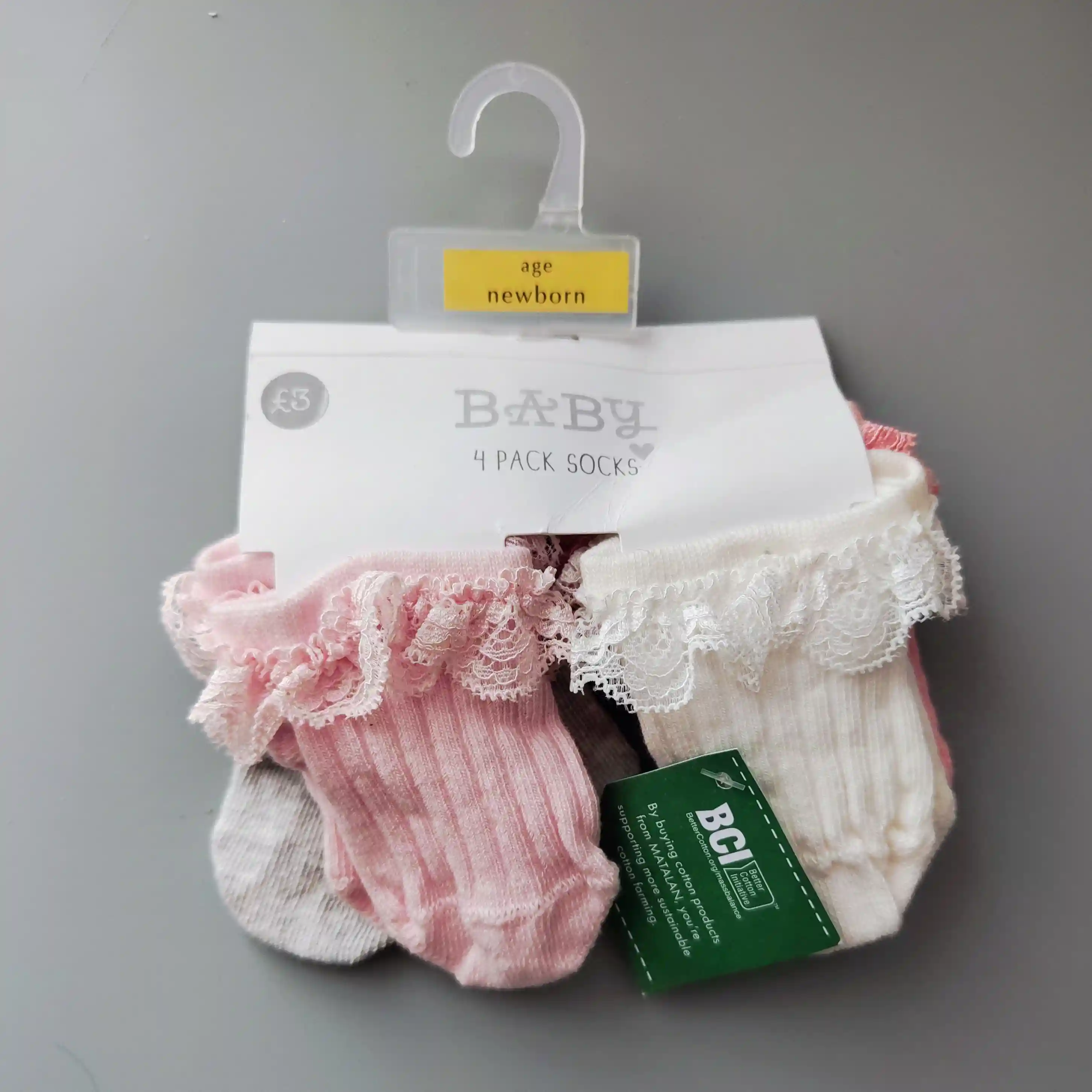 Čtyři páry ponožek s krajkou Matalan vel. Newborn