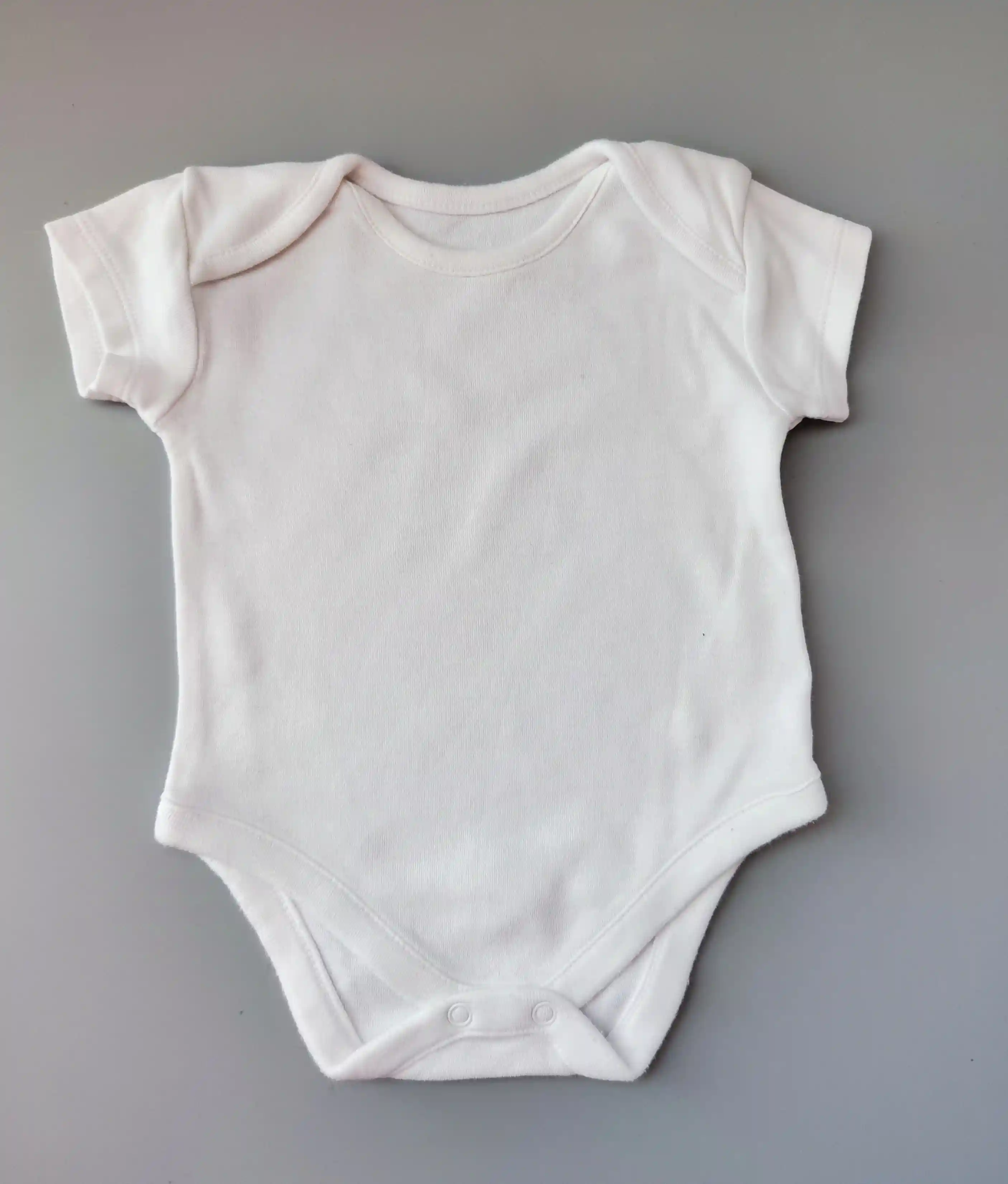 Body Everyday vel. Newborn 50-56 bílé krátkým rukáv