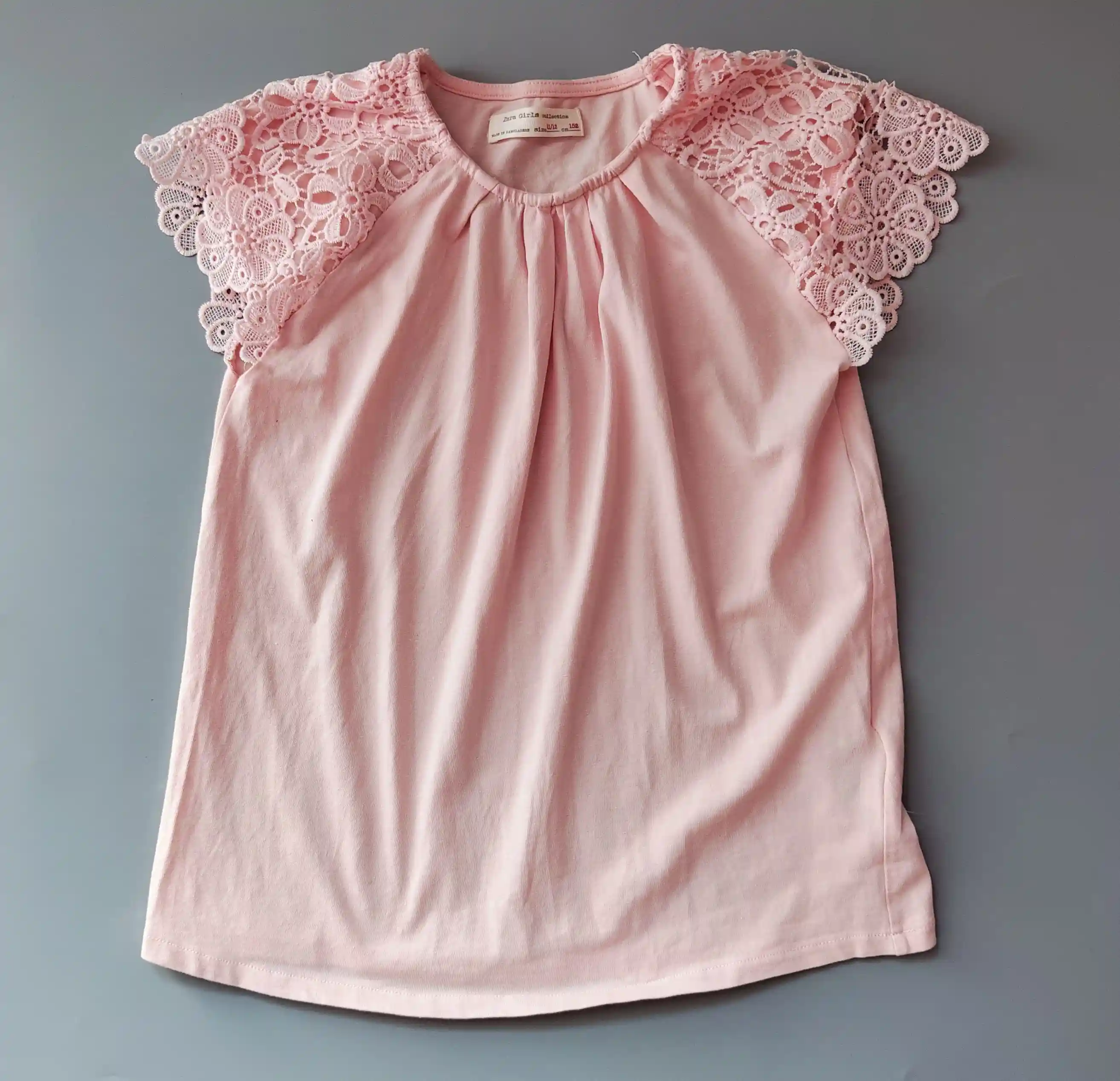 Top Zara vel. 152 růžový s krajkovým rukávem