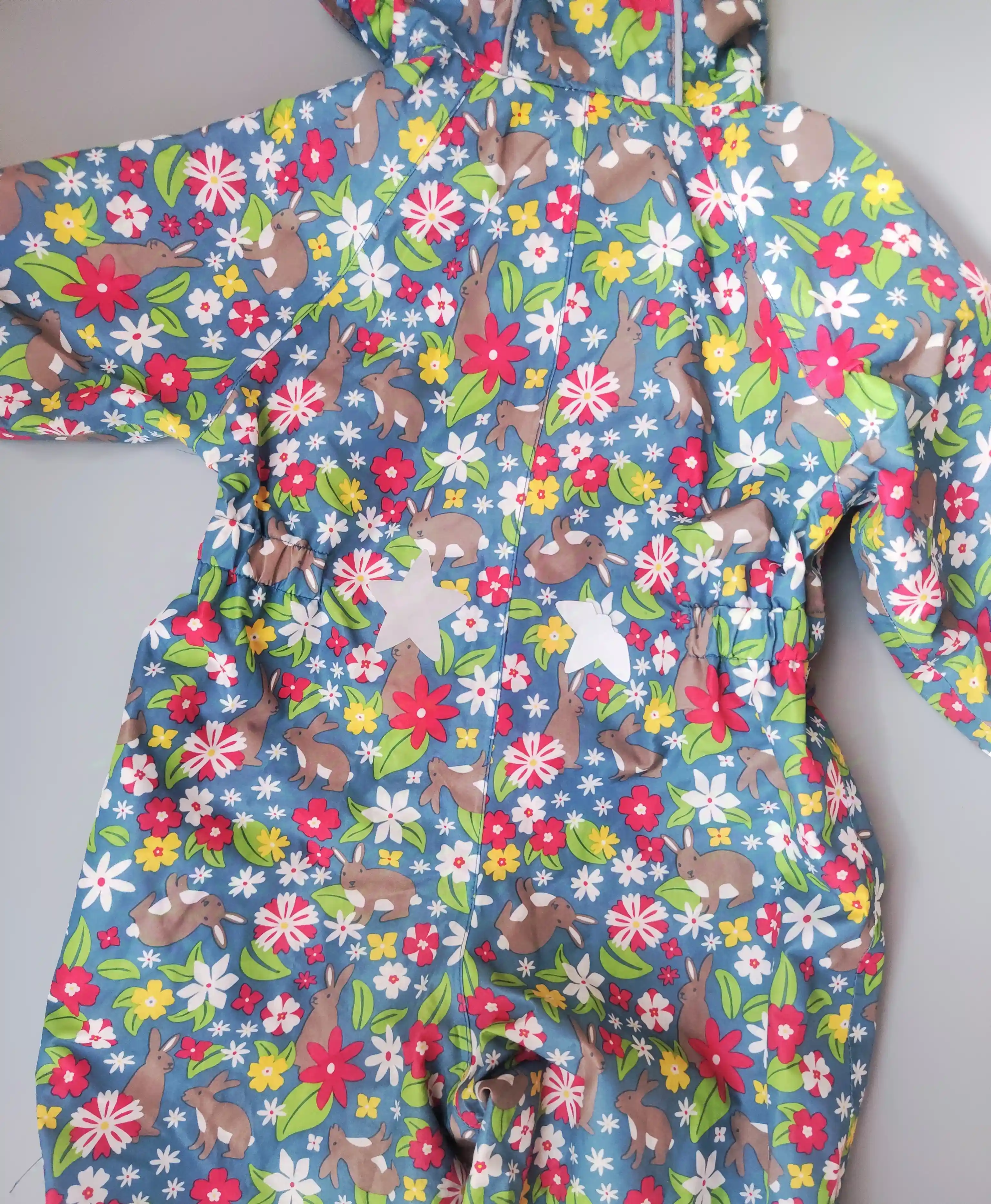 Nepromokavá tenká kombinéza Frugi vel. 92 květovaná se zajíčky