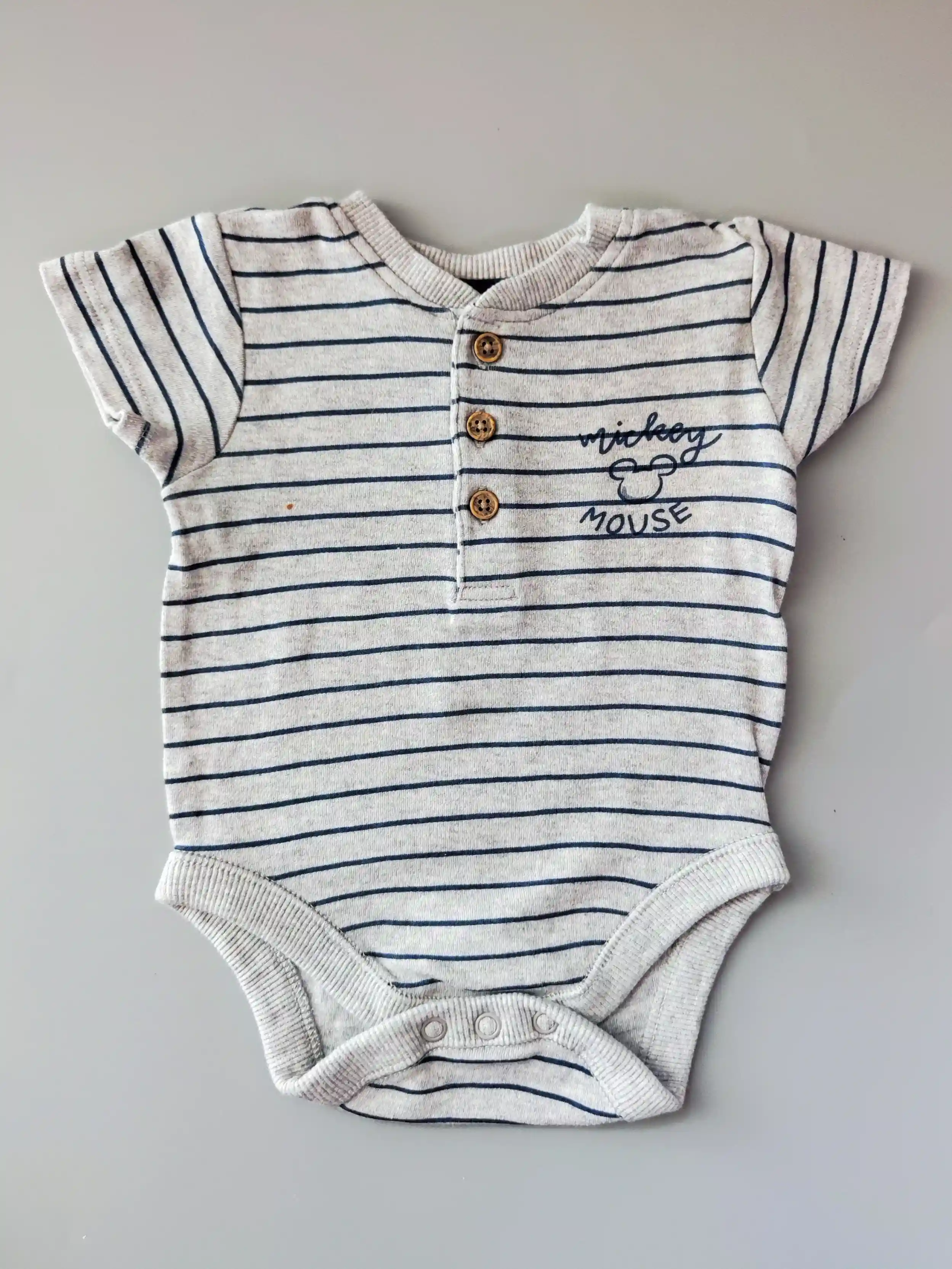 Body George Disney vel. 68 šedé proužkované s Mickey Mousem