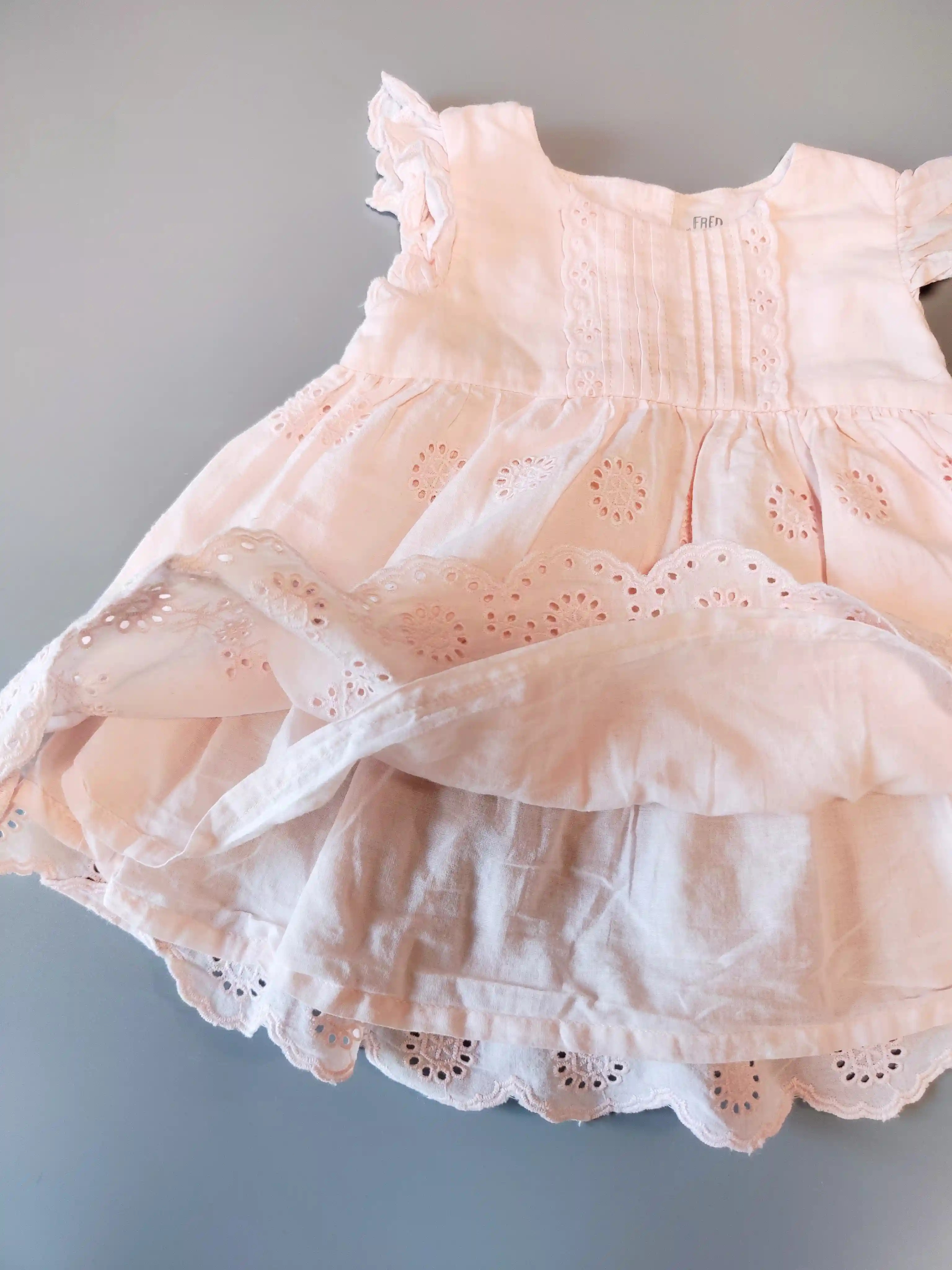 Bavlněné šaty F&F vel. 62 světle růžové s krajkou