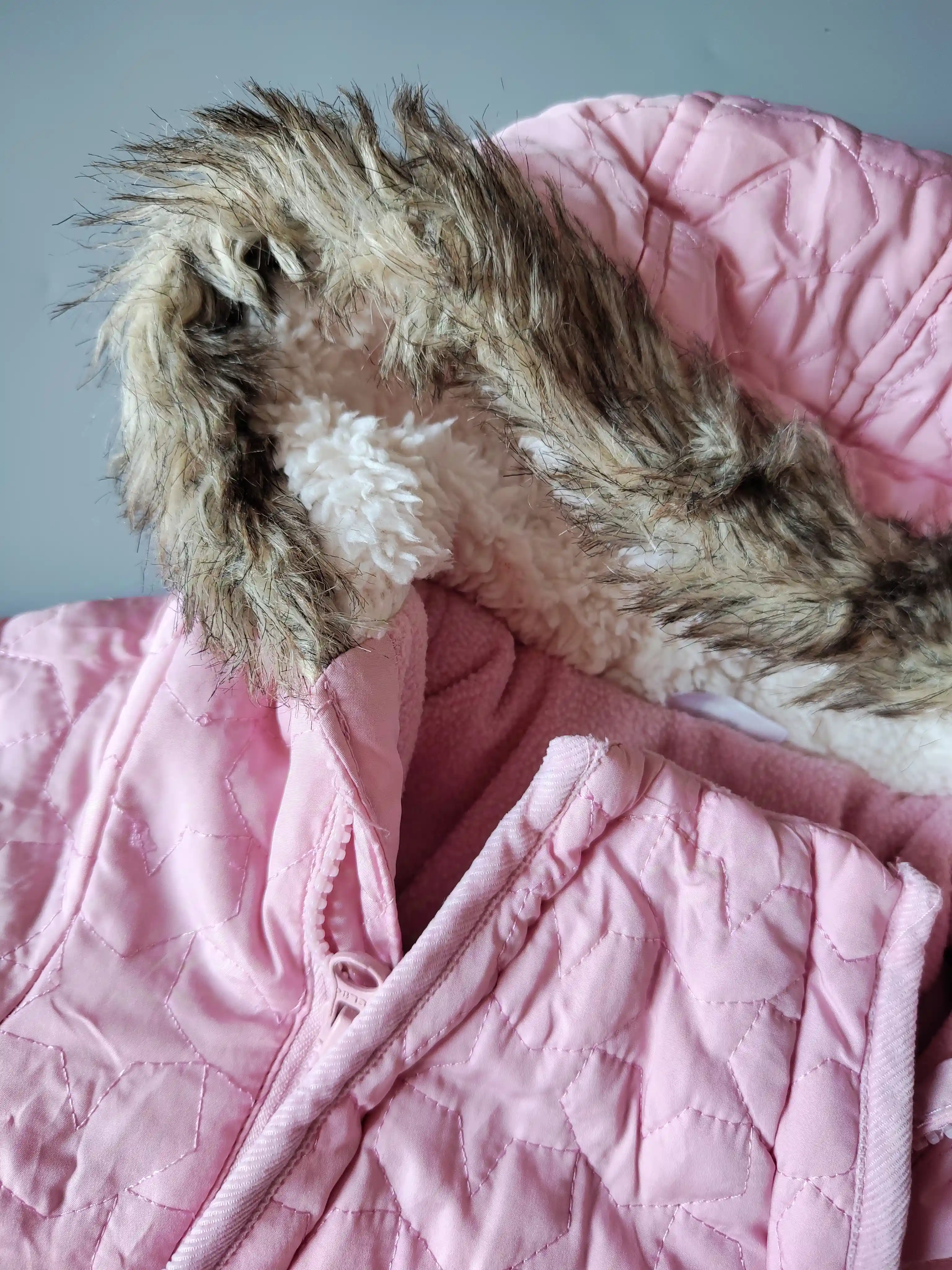 Kombinéza s rukavičkami F&F vel. 62 růžová