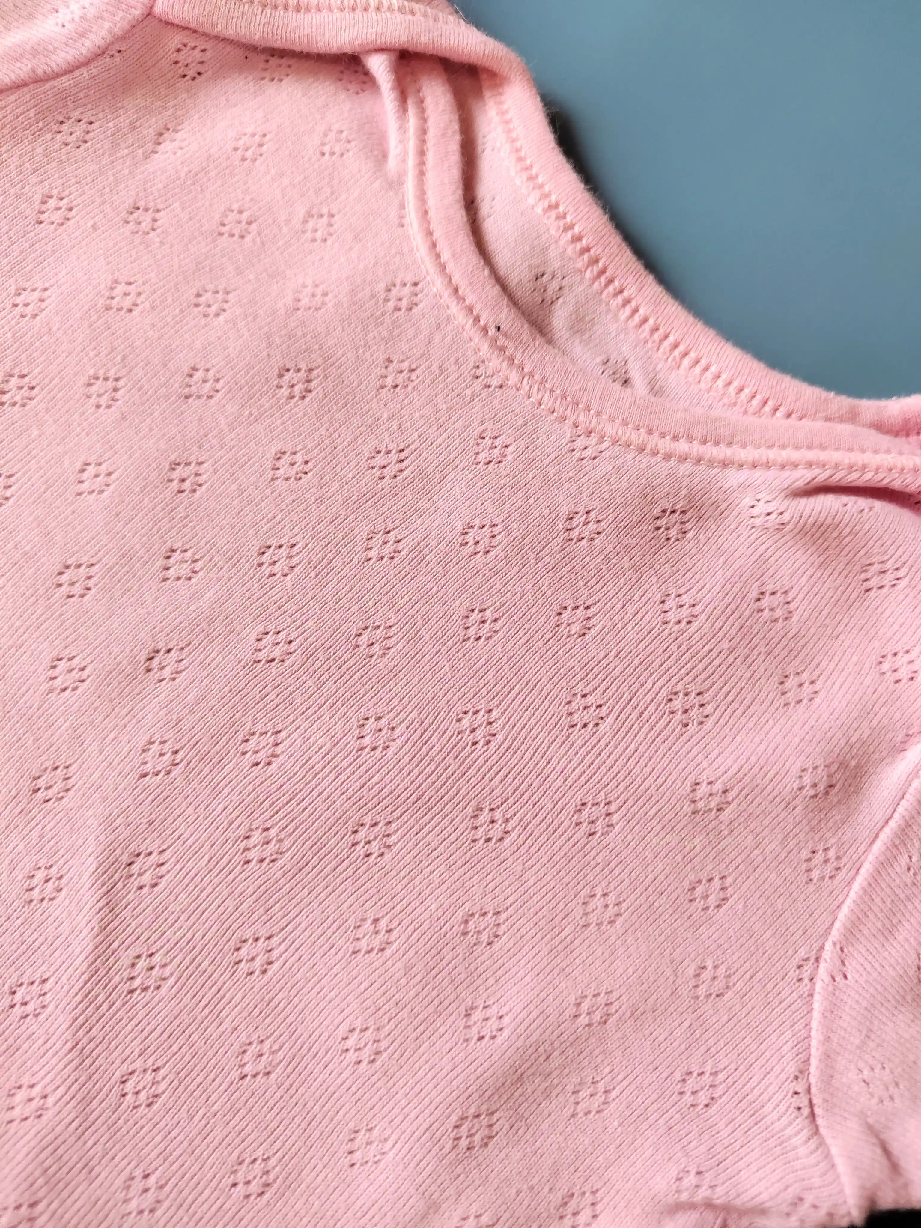 Body George vel. 68 světle růžové se srdíčky