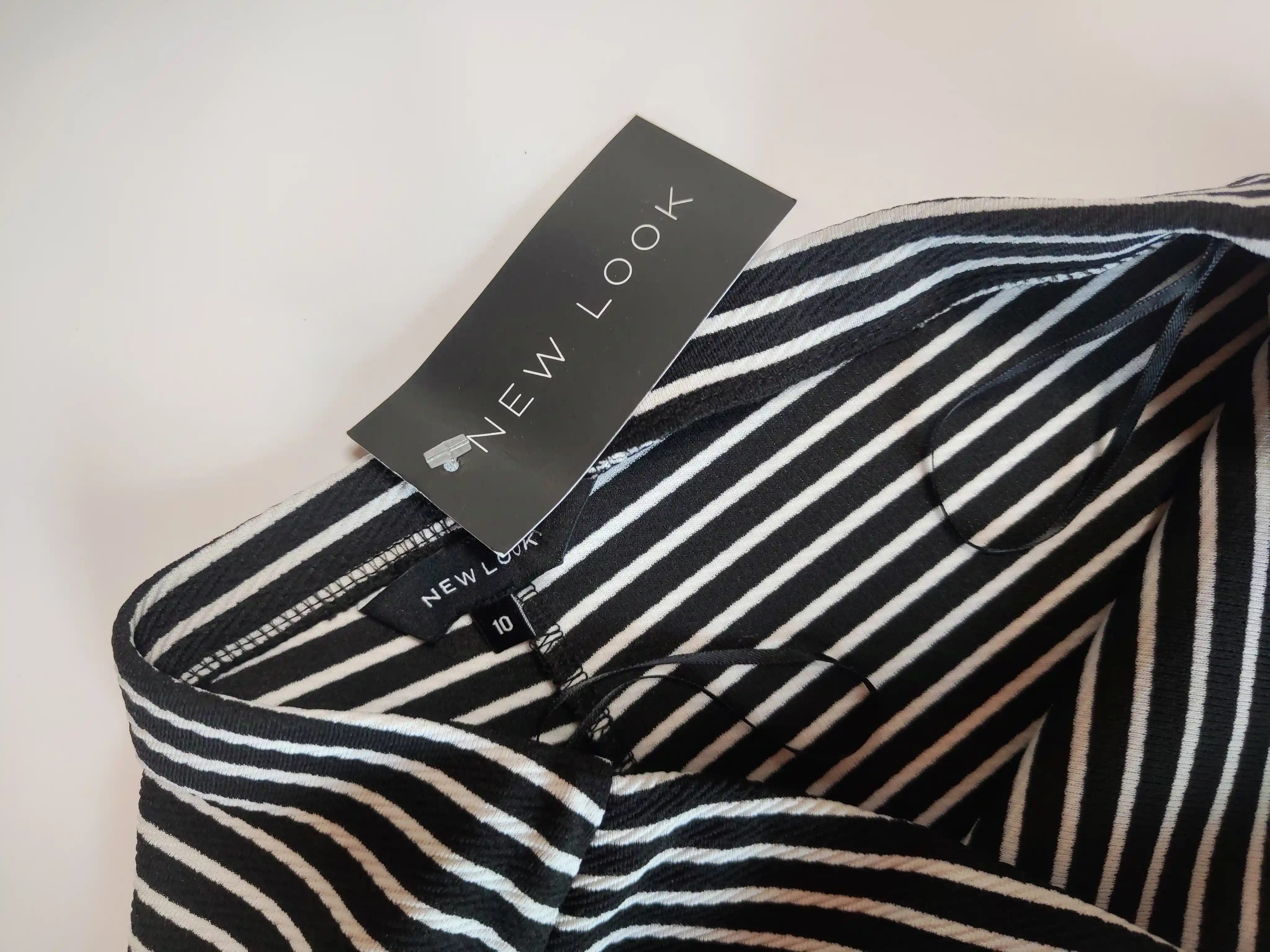 Šortky se sukní New Look vel. EU 38 / UK 10 černobílé pruhované