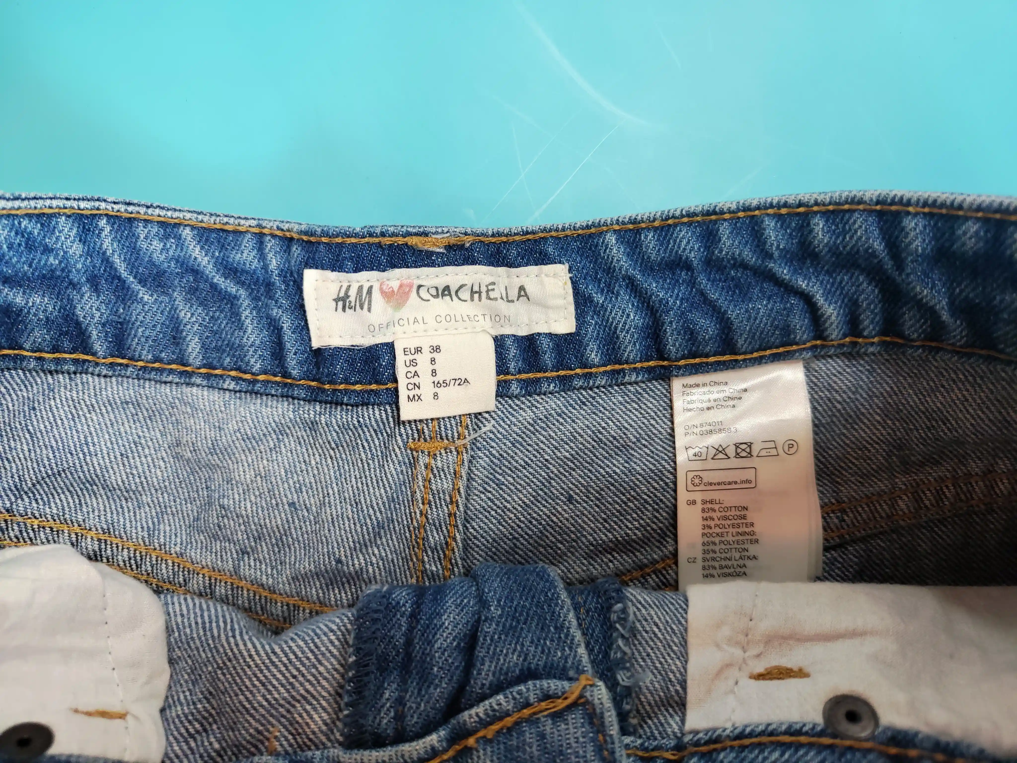 Džínové šortky H&M vel. 38 modré s výšivkami