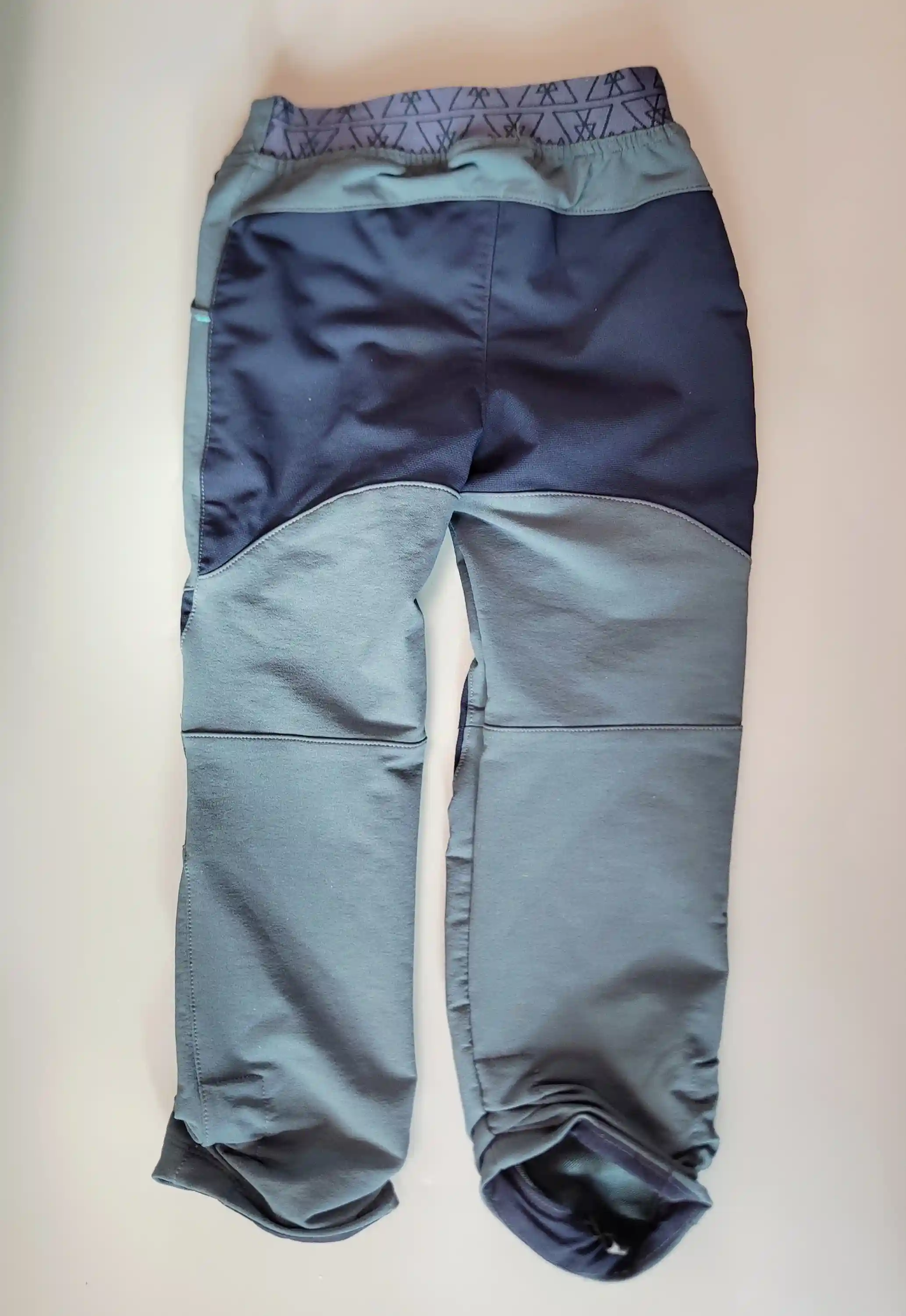 Outdoorové kalhoty Decathlon vel. 110 šedozelené