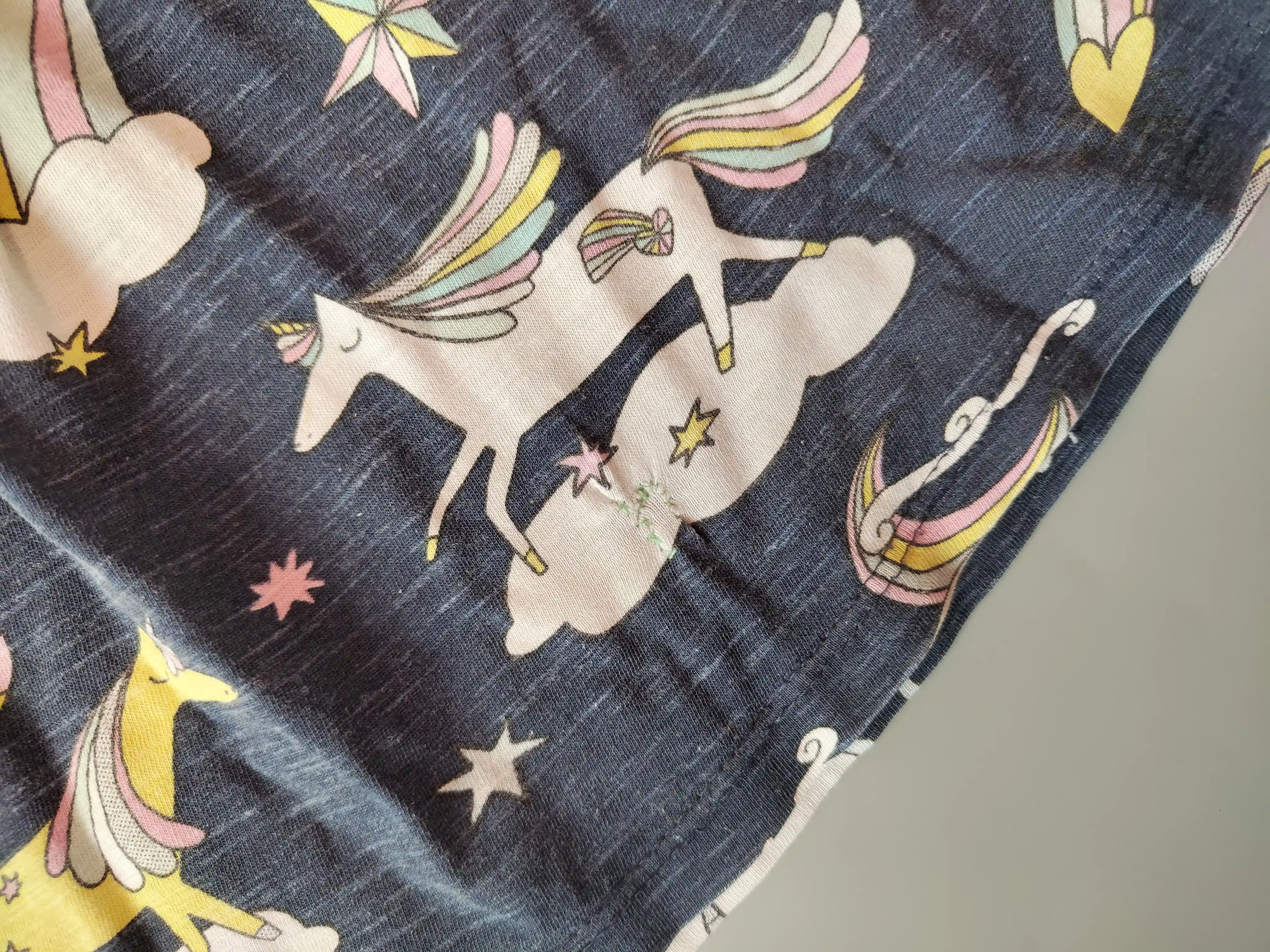 Bavlněné šaty Next vel. 104 tmavě modré s jednorožci