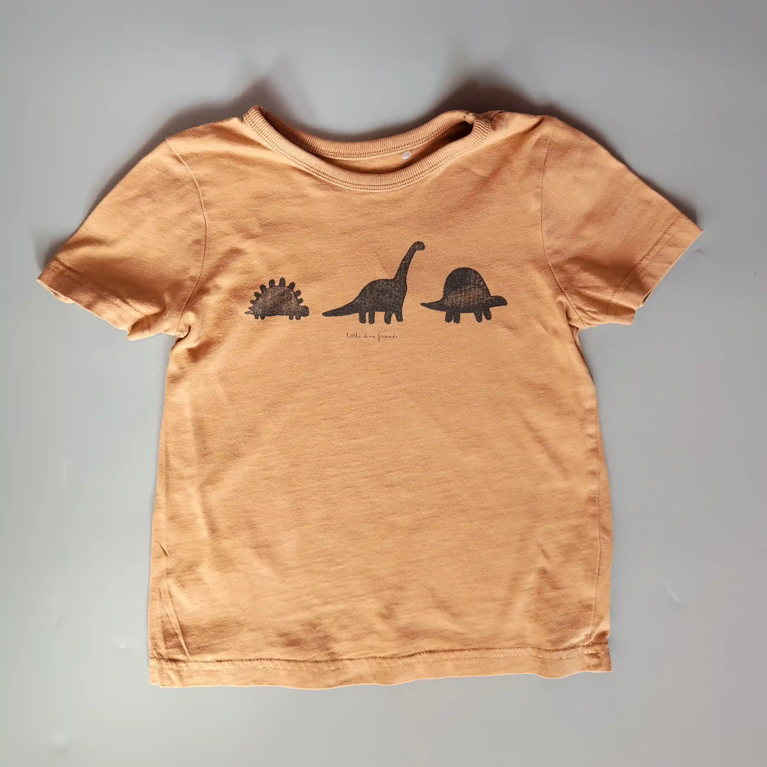 Tričko George vel. 104 béžové s dinosaury