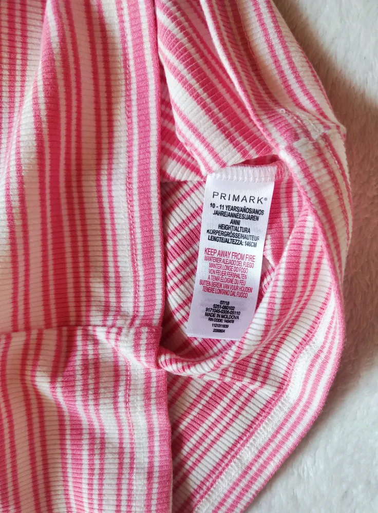 Žebrovaný krátký top Primark vel. 146