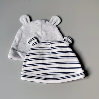 Set dvou čepiček Primark vel. cca 6 měs