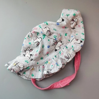 Bavlněný klobouček Primark vel. 68 s králíčky
