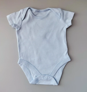 Světle modré body F&F vel. 62 s krátkým rukávem