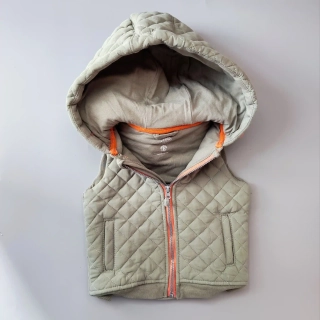 Prošívaná bavlněná vesta F&F vel. 74 zelená