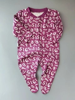 Overal s čísly vel. 62 fialový