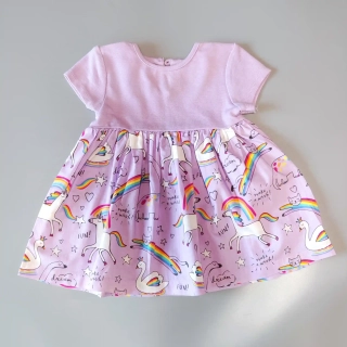 Šaty Bluezoo vel. 68 lila s jednorožci a duhami