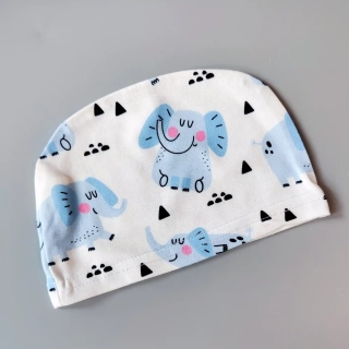 Tenká elastická čepička pro miminko vel. odhadem  6 měs