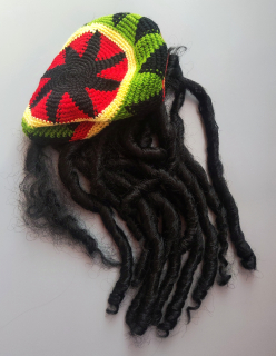 Čepice rasta s dredy