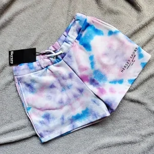 Teplákové kraťasy Hersey vel. 158